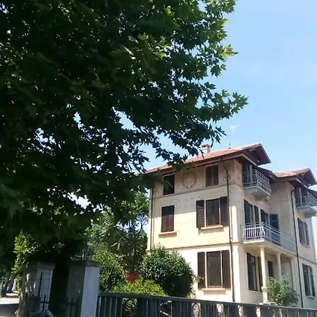 Peachey Apartment *
